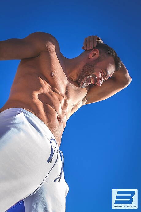 Canadian husky guy Manuel Skye and canadian otter Mick Stallone in hot ass fuck action in the pool