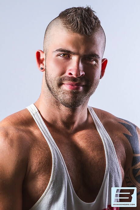 Bro Seeking Bro: American mature bear Colby Jansen and latin bodybuilder Jonah Fontana have anal sex