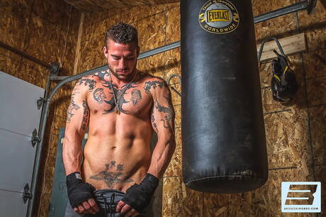 帥氣男孩 Derek Thibeau 和帥哥 Hans Berlin 互相吸吮和操弄