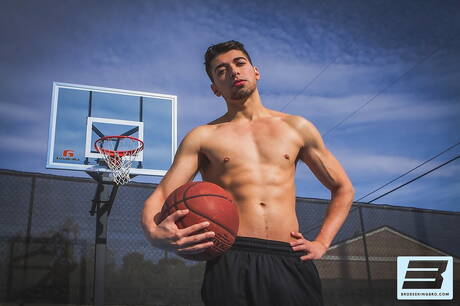 Husky guy Joey D and american strongman Brett Dylan in hot homosexual action outside