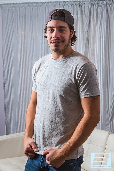 Alexander Pierson, bien bâti, et l