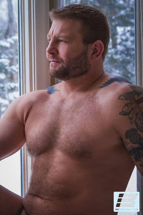 American mature bear Colby Jansen and canadian otter Mick Stallone have a good sex in bathroom