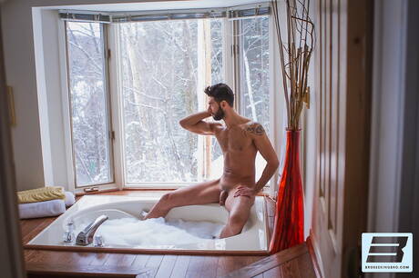 American mature bear Colby Jansen and canadian otter Mick Stallone have a good sex in bathroom