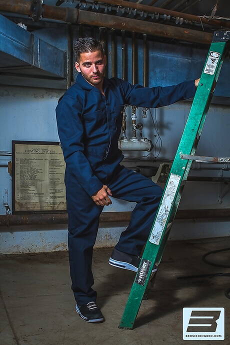 Famous americans, mature bear Jackson Grant and hunk Dirk Caber fuck after blowjob