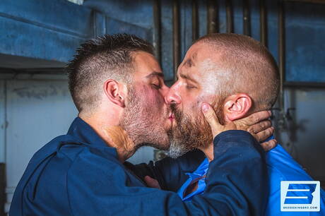 Bro Seeking Bro: Famous americans, mature bear Jackson Grant and hunk Dirk Caber fuck after blowjob