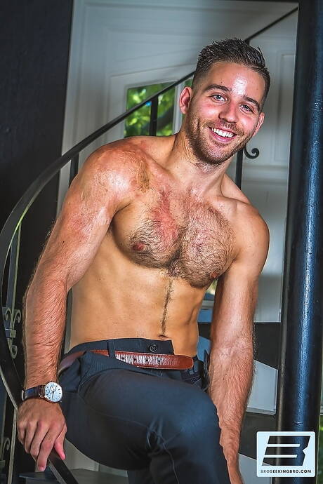 Pretty american guys gay bear Jackson Grant and hairy bear Colby Jansen in hot homosexual action