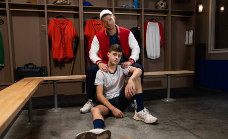 Nette amerikanische Jungs, der junge Joey Mills und der Superhengst Johnny Donovan in heißer homosexueller Action