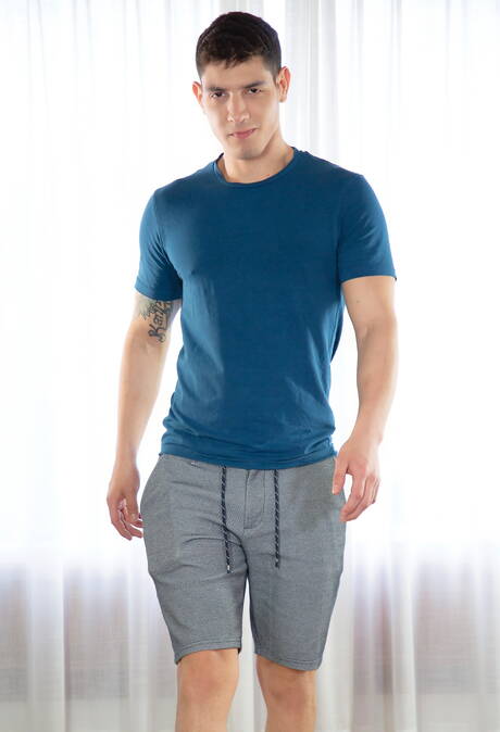 Stud Bastian Karim and beefy Sam Steiner make a love