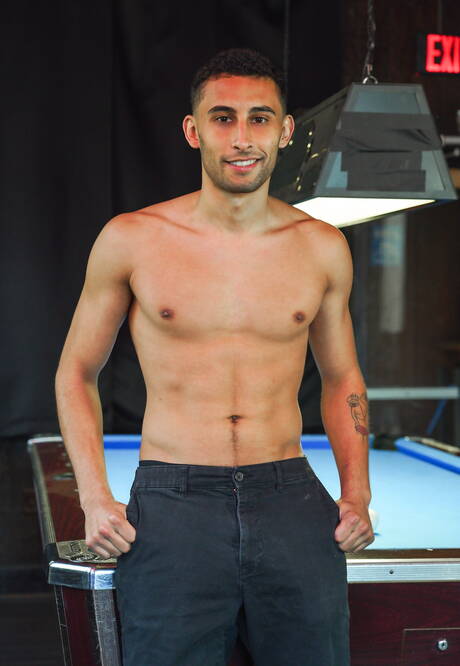 Gli amici spudorati Damien White, Matt Heron e Luca Luv fanno un caldo sesso a tre