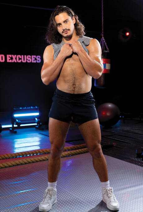 有名なアメリカ人、筋肉質のルカ・デル・レイとがっしりとした体格のショーン・ザビエルの異人種間の愛