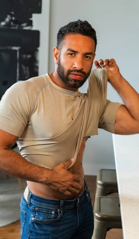 Masqulin: Husky guy Benjamin Blue and beefcake Mateo Zagal in hot ass bang