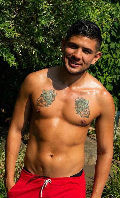 Masqulin: 帥哥 Alex Montenegro 和帥哥 Kit Cohen 在戶外激情做愛