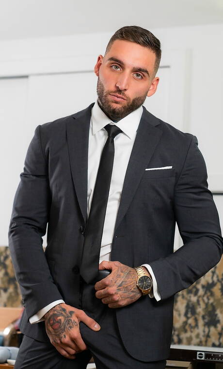 American muscular Rocky Vallarta and canadian bodybuilder Tony Dangelo fuck ass after sucking outdoor