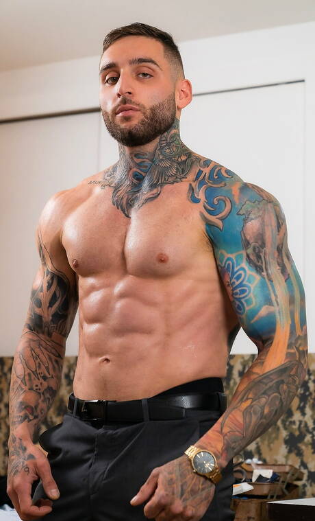 Masqulin: American muscular Rocky Vallarta and canadian bodybuilder Tony Dangelo fuck ass after sucking outdoor