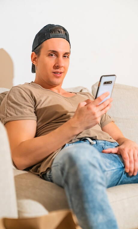 Canadian bodybuilder Ace Quinn and canadian hunky guy Ethan Chase sucking and fucking each other