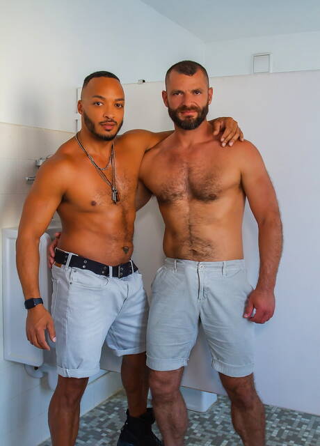 O garanhão americano Dillon Diaz e o bonitão Jake Morgan fazem sexo interracial depois de chupar um pau