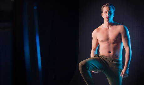 Canadian bodybuilder Ace Quinn and canadian hot bear Markus Kage in hot homosexual scene