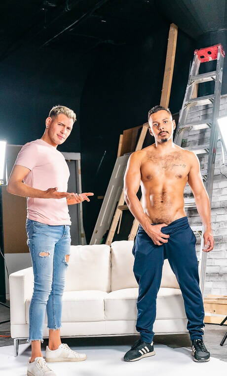 Der harte Kerl Mateo Torres und der kräftige Milo Madera ficken nach dem Blowjob