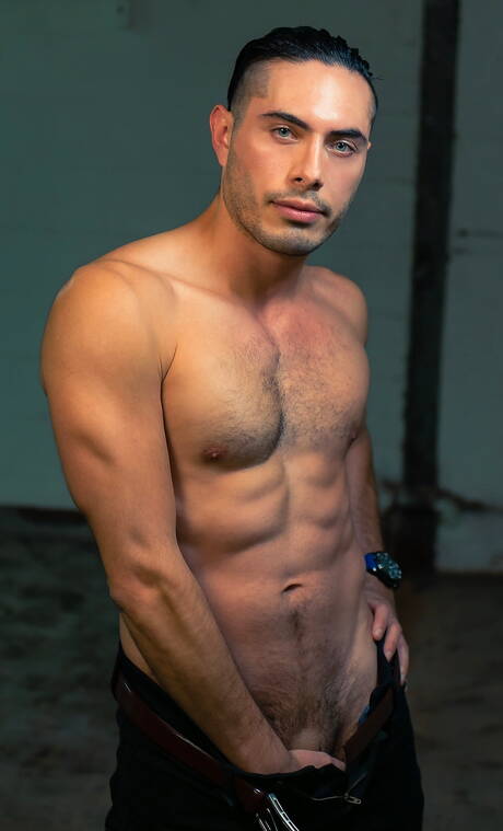 Der kanadische Twink Edward Terrant und der attraktive Ashton Labruce ficken in den Arsch, nachdem sie einen Schwanz gelutscht haben