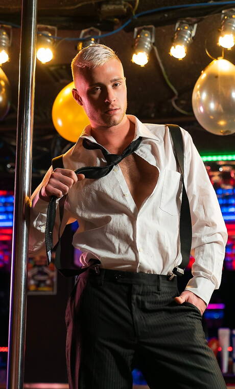 Masqulin: Beefcake Aiden Jacobs and beefy Harvey Sid in hot anal sex