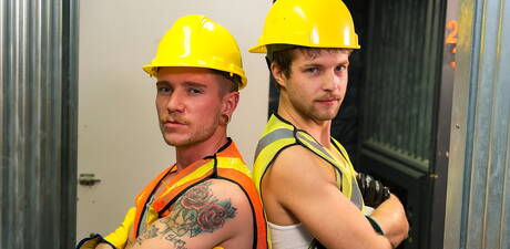 加拿大性感小鮮肉 Benjamin Blue 和身材魁梧的 Colt Spence 吸吮雞巴後操屁股