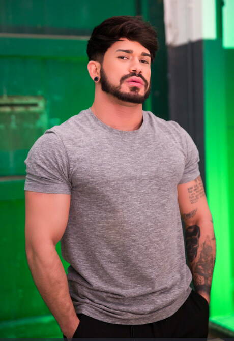 Damon Heart, Ethan Chase et Pietro Duarte se sucent et se baisent