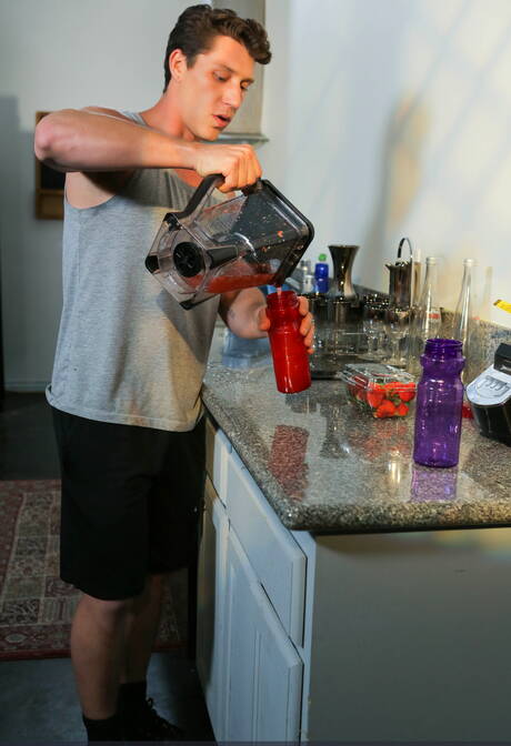 Hot sporty gays in jeans sucking sweet cocks