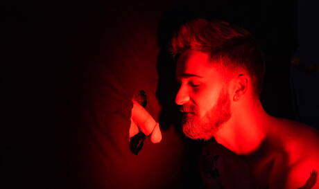 Les mecs américains chauds Nick Milani et Scott Demarco bien bâti baisent le cul après avoir sucé