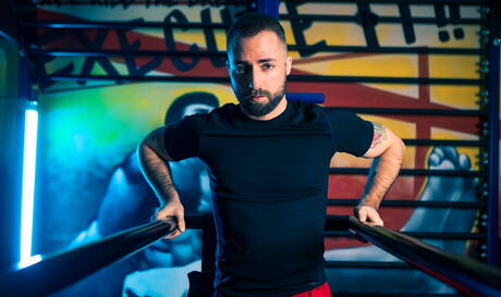 マッチョのジェレミー・ロンドンと力持ちのラファエル・ルイが愛し合う