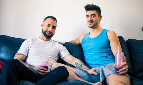 Masqulin: 비프케이크 제레미 런던과 스트롱맨 라파엘 루이스가 사랑을 나눕니다.