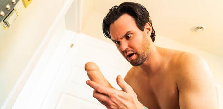 加拿大大力士 Beau Reed 和黑人帥哥 Trent King 用假陽具挑逗