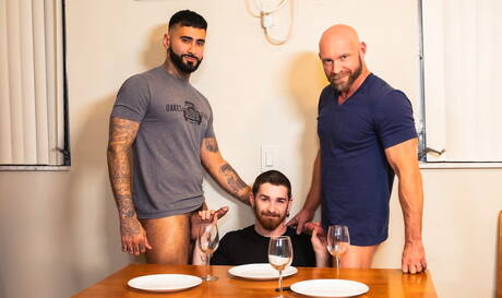 Niegrzeczni chłopcy Killian Knox, Nick Milani i Rikk York uprawiają dobry seks w trójkącie