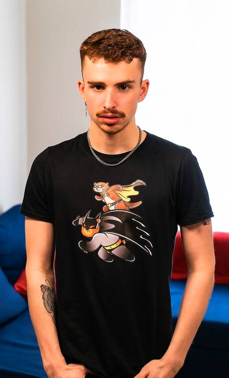 Masqulin: Canadian pretty boy Ryan Jacobs and french gay bear Teddy Torres do a handjob