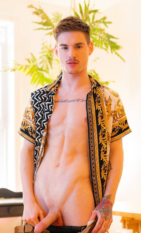 Masqulin: Hot boysAlex Mecum, Leo Louis and Lev Ivankov in hot threesome anal sex in kitchen