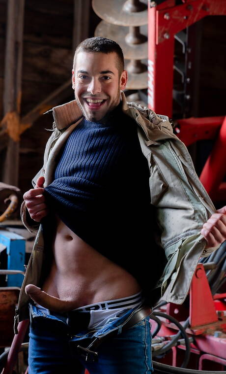 Canadian muscular Jack Kross and american hunky guy Rocky Vallarta drilling an ass outdoor