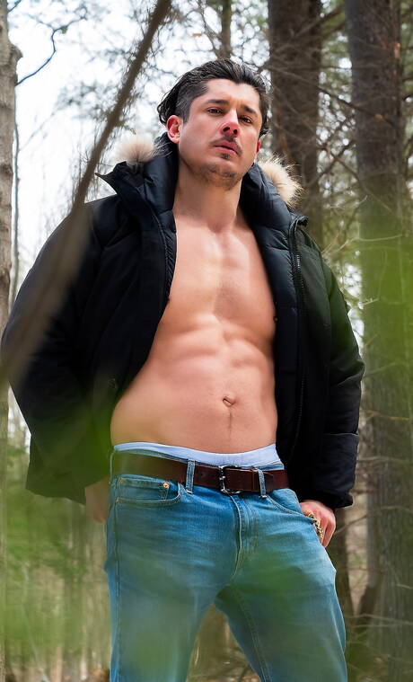 Masqulin: Canadian muscular Jack Kross and american hunky guy Rocky Vallarta drilling an ass outdoor