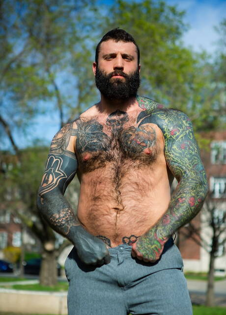 Luke West and canadian hot bear Markus Kage have a hot couple sex outdoor