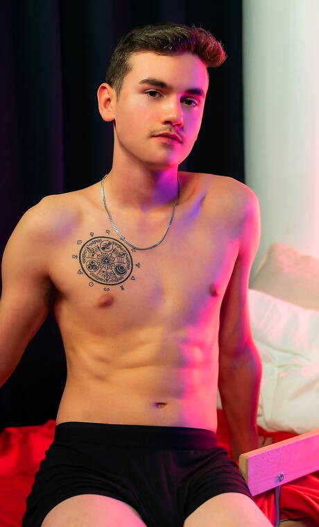 Young boy Leo Louis and hot twink Cole Link have a hot sex