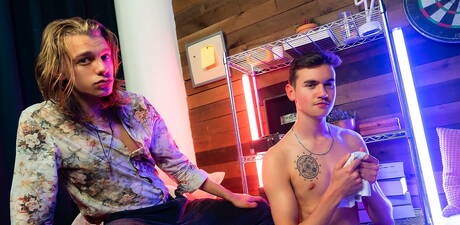 Young boy Leo Louis and hot twink Cole Link have a hot sex