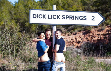 刺青熟女 Andy Star、JJ Knight、Ken Summers 和 Lukas Daken 在戶外激情做愛