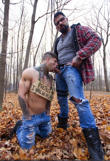 Andrew Green and canadian bull Ryan Bones sucking and screwing each other outside