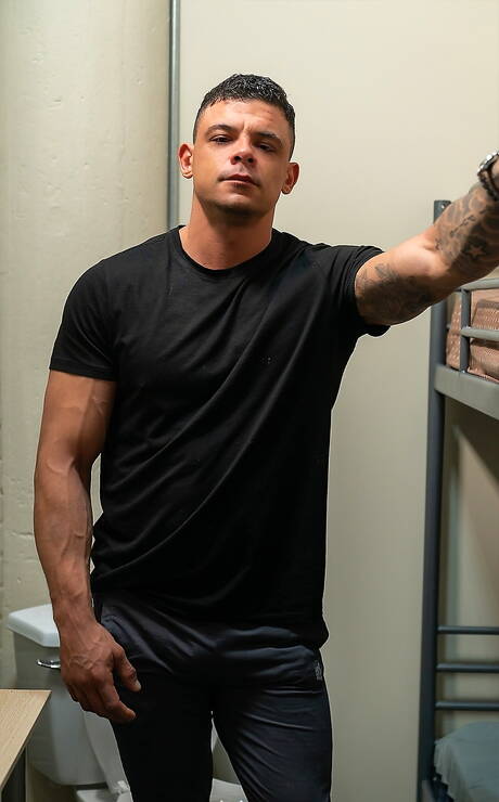 Strongman Miguel Exotic and american young dude Jordan Lake have anal sex