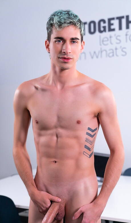 少年ジェイク・ノベロと若いライアン・ジェイコブスの熱いアナルセックス