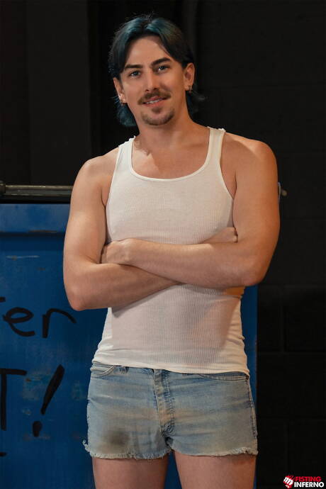 Heiße Kumpels Drew Sebastian, Jack Hunter und Josh Mikael beim heißen Gruppensex mit Fisting