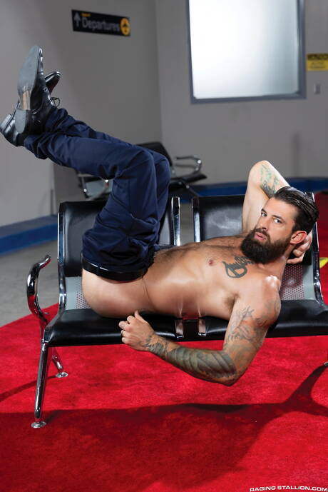 Raging Stallion: Pretty american guys mature bear Alpha Wolfe and hunk Sean Xavier fuck interracial ass after sucking cock