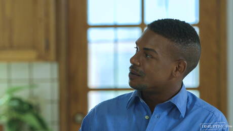 Knappe Amerikaanse jongens, gespierde Adrian Hart en hengst Devin Franco in hete interraciale anale seks in de keuken