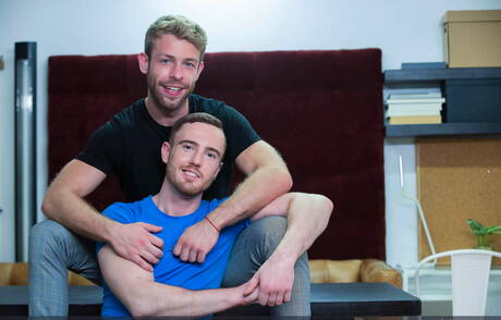 英國毛茸茸的種馬Gabriel Phoenix和蘇格蘭帥哥Jp Dubois鑽屁股