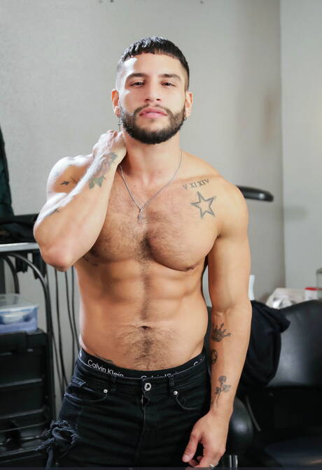 Zwei amerikanische Jungs, der muskulöse Brock Banks und der Muskelprotz Ian Greene, lieben sich