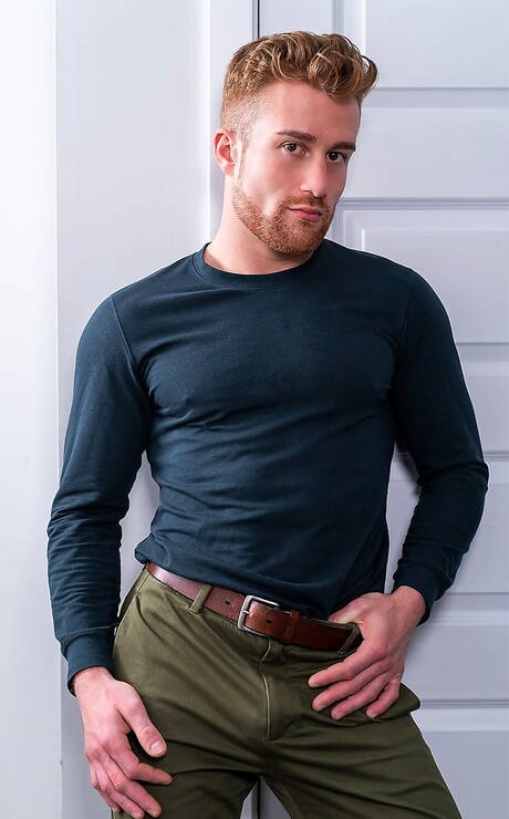 Masqulin: Canadian beefy Clark Delgaty and french otter Olivier Robert make a love