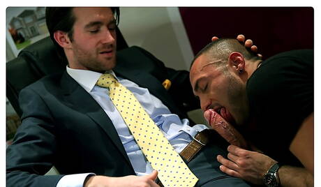 Husky guy Riley Coxx and well-built Woody Fox in hard anal sex